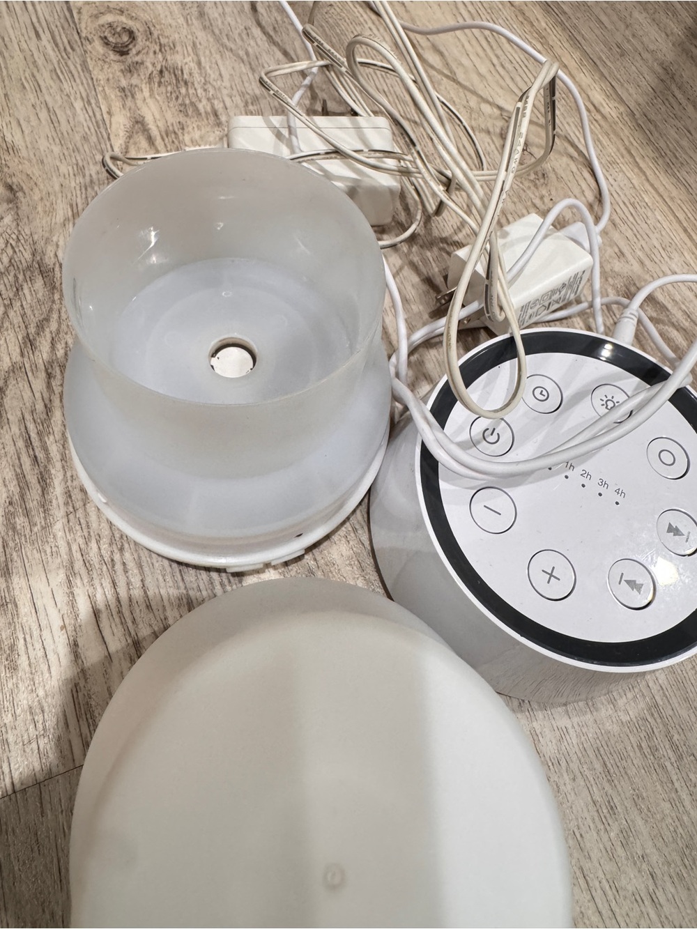 White Noise Sound Machine + Essential Oil Diffuser Humidifier Combo - Picture 3 of 4